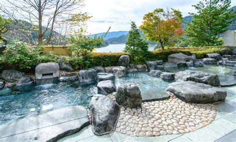 群馬 日帰り温泉 絶景 〜温泉と絶景が織りなす非日常の世界〜